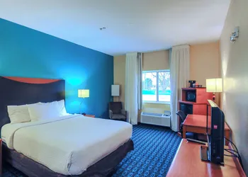 Comfort Inn & Suites Houston North - Spring hotel thumbnail 8