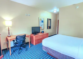 Comfort Inn & Suites Houston North - Spring hotel thumbnail 6