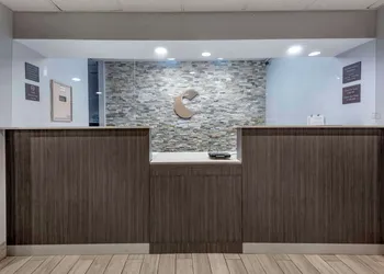 Comfort Inn & Suites Liverpool - Syracuse hotel thumbnail 2
