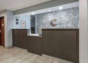 Comfort Inn & Suites Liverpool - Syracuse hotel thumbnail 3
