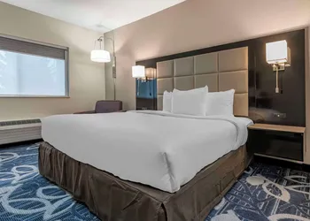 Comfort Inn & Suites Liverpool - Syracuse hotel thumbnail 4