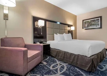 Comfort Inn & Suites Liverpool - Syracuse hotel thumbnail 5