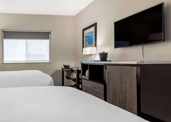Comfort Inn & Suites Liverpool - Syracuse hotel thumbnail 8