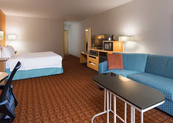 Fairfield Inn & Suites by Marriott Ft. Myers/Cape Coral hotel thumbnail 3