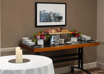 Hilton Garden Inn Chicago Downtown/Magnificent Mile hotel thumbnail 2