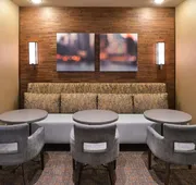 Hampton Inn & Suites Greensboro/Coliseum Area hotel detail image 5