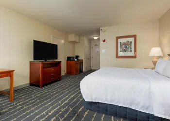Hilton Garden Inn Milwaukee Northwest Conference Center hotel thumbnail 8