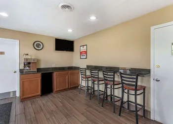 Econo Lodge Nashville North hotel thumbnail 4