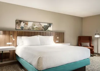 Hilton Garden Inn Dubuque Downtown hotel thumbnail 7