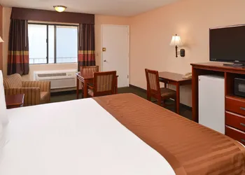 Americas Best Value Inn & Suites Bakersfield E hotel thumbnail 6