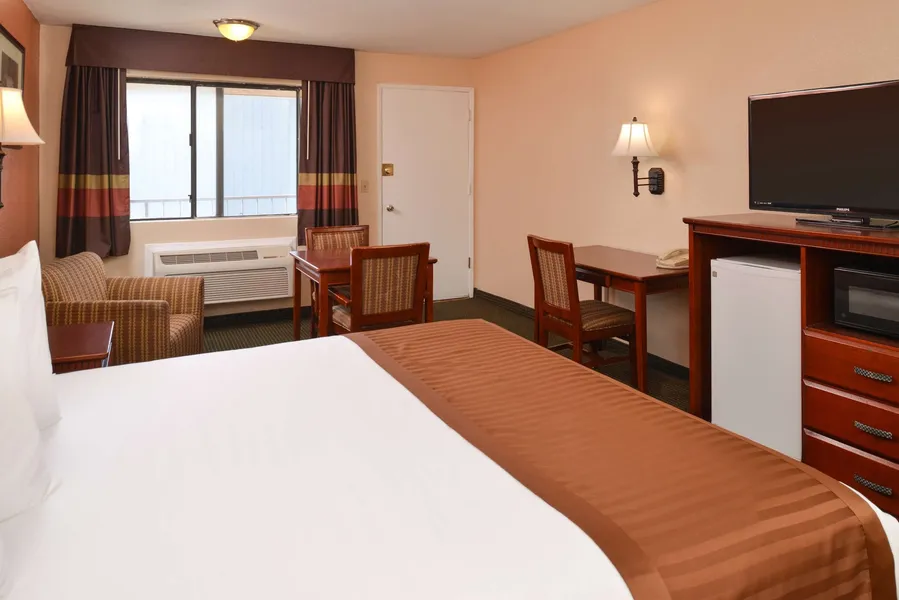 Americas Best Value Inn & Suites Bakersfield E hotel detail image 6