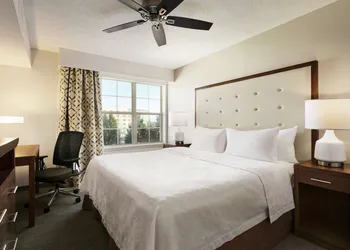 Homewood Suites by Hilton Kansas City-Airport hotel thumbnail 4
