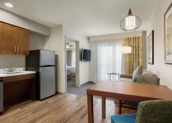 Homewood Suites by Hilton Kansas City-Airport hotel thumbnail 7
