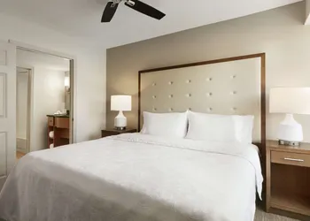 Homewood Suites by Hilton Kansas City-Airport hotel thumbnail 8