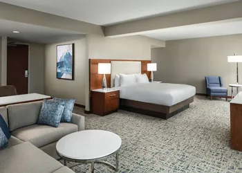 Hilton Boston Logan Airport hotel thumbnail 8