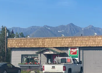 Glacier View Inn hotel thumbnail 7