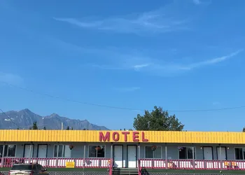 Glacier View Inn hotel thumbnail 8