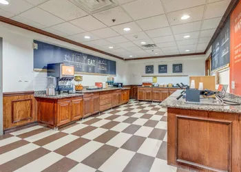 Hampton Inn & Suites Gainesville hotel thumbnail 8
