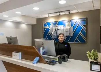 Holiday Inn Express Crestwood by IHG hotel thumbnail 2