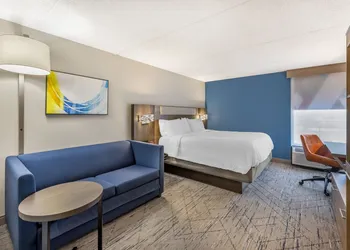 Holiday Inn Express Crestwood by IHG hotel thumbnail 4