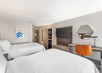 Holiday Inn Express Crestwood by IHG hotel thumbnail 8