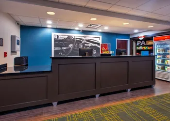 Hampton Inn Clarion hotel thumbnail 3
