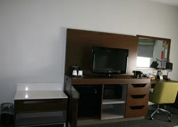 Hampton Inn Clarion hotel thumbnail 6