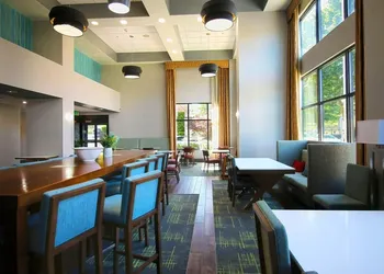 Hampton Inn & Suites Tacoma hotel thumbnail 2