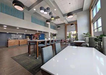 Hampton Inn & Suites Tacoma hotel thumbnail 4