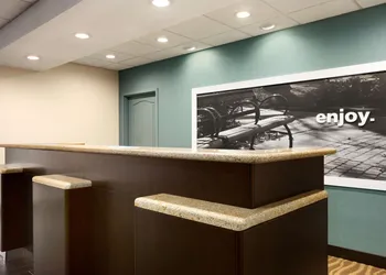Hampton Inn Dover hotel thumbnail 2