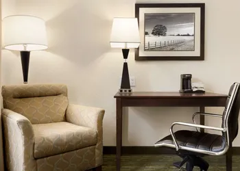 Hampton Inn Dover hotel thumbnail 8