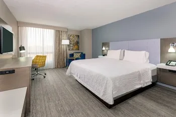 Hampton Inn & Suites Kansas City-Country Club Plaza hotel thumbnail 8