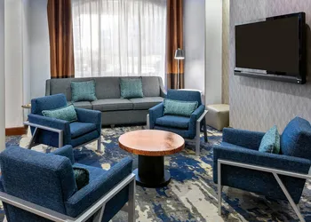 Hampton Inn & Suites Kansas City-Country Club Plaza hotel thumbnail 2
