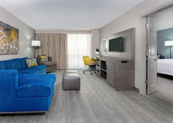 Hampton Inn & Suites Kansas City-Country Club Plaza hotel thumbnail 5