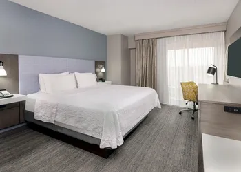 Hampton Inn & Suites Kansas City-Country Club Plaza hotel thumbnail 7