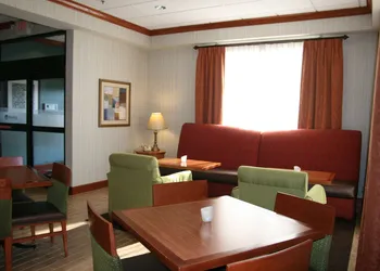 Hampton Inn Lebanon hotel thumbnail 5