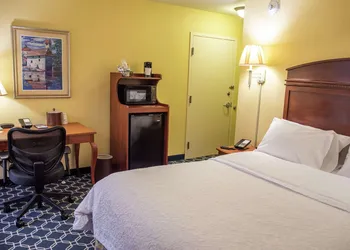 Hampton Inn Lebanon hotel thumbnail 8