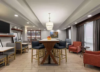 Hampton Inn Charlottesville hotel thumbnail 2