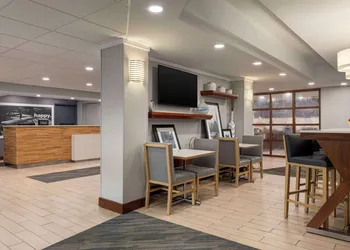 Hampton Inn Charlottesville hotel thumbnail 4