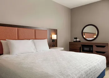 Hampton Inn Charlottesville hotel thumbnail 7