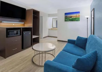 Studio 6 Suites Jacksonville, NC hotel thumbnail 6