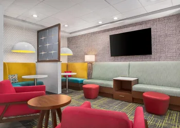 Hampton Inn & Suites Charlotte-Arrowood Rd. hotel thumbnail 3