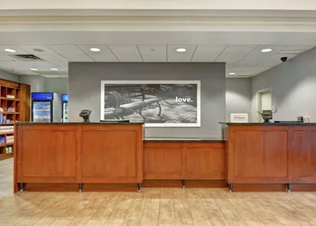 Hampton Inn & Suites Newark-Harrison-Riverwalk hotel thumbnail 3