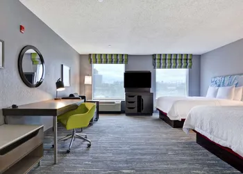 Hampton Inn & Suites Newark-Harrison-Riverwalk hotel thumbnail 8