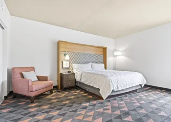 Holiday Inn St. Petersburg West by IHG hotel thumbnail 3