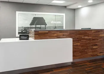 Hampton Inn Ft. Lauderdale-Commercial Blvd. hotel thumbnail 2