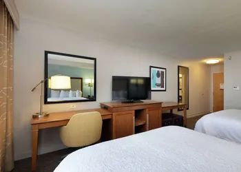 Hampton Inn & Suites Austin-Airport hotel thumbnail 5