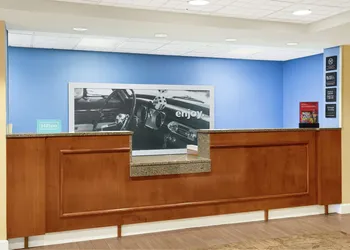 Hampton Inn Columbus-North hotel thumbnail 2