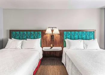 Hampton Inn Columbus-North hotel thumbnail 7