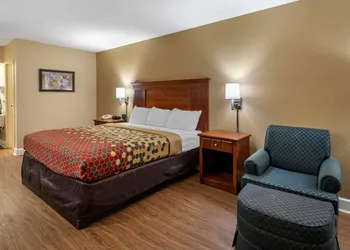 Econo Lodge Cordele hotel thumbnail 3
